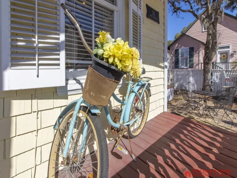 50 St. Francis Street - Side Porch Charm