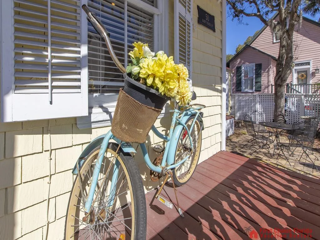 50 St. Francis Street - Side Porch Charm