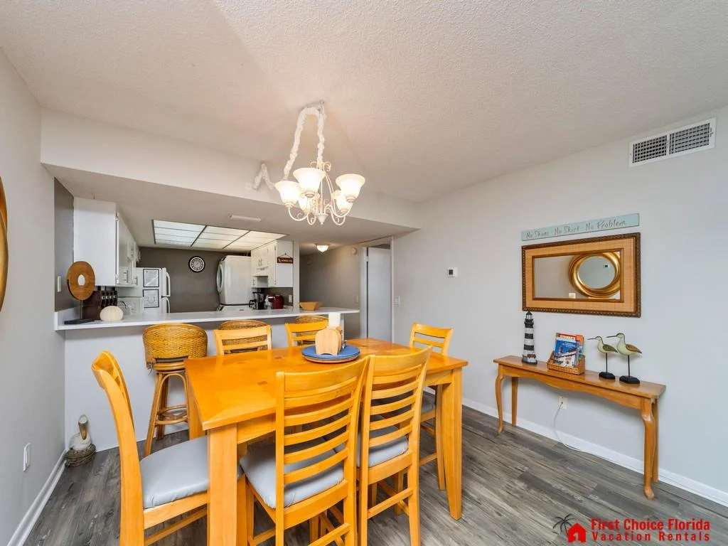 Dining Area to Kitchen