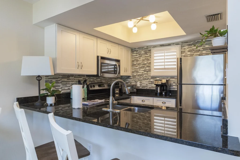 Kitchen Bar with Seating