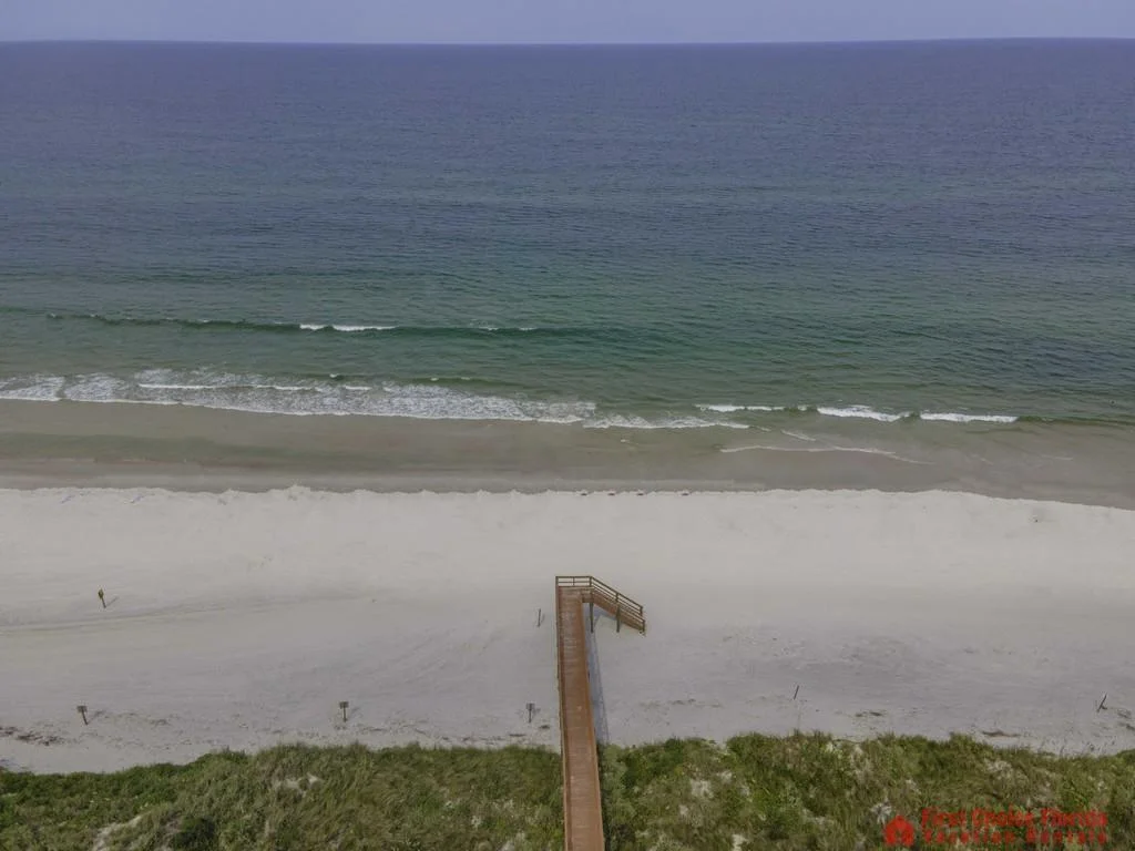 Beachers Lodge Beach Walkover