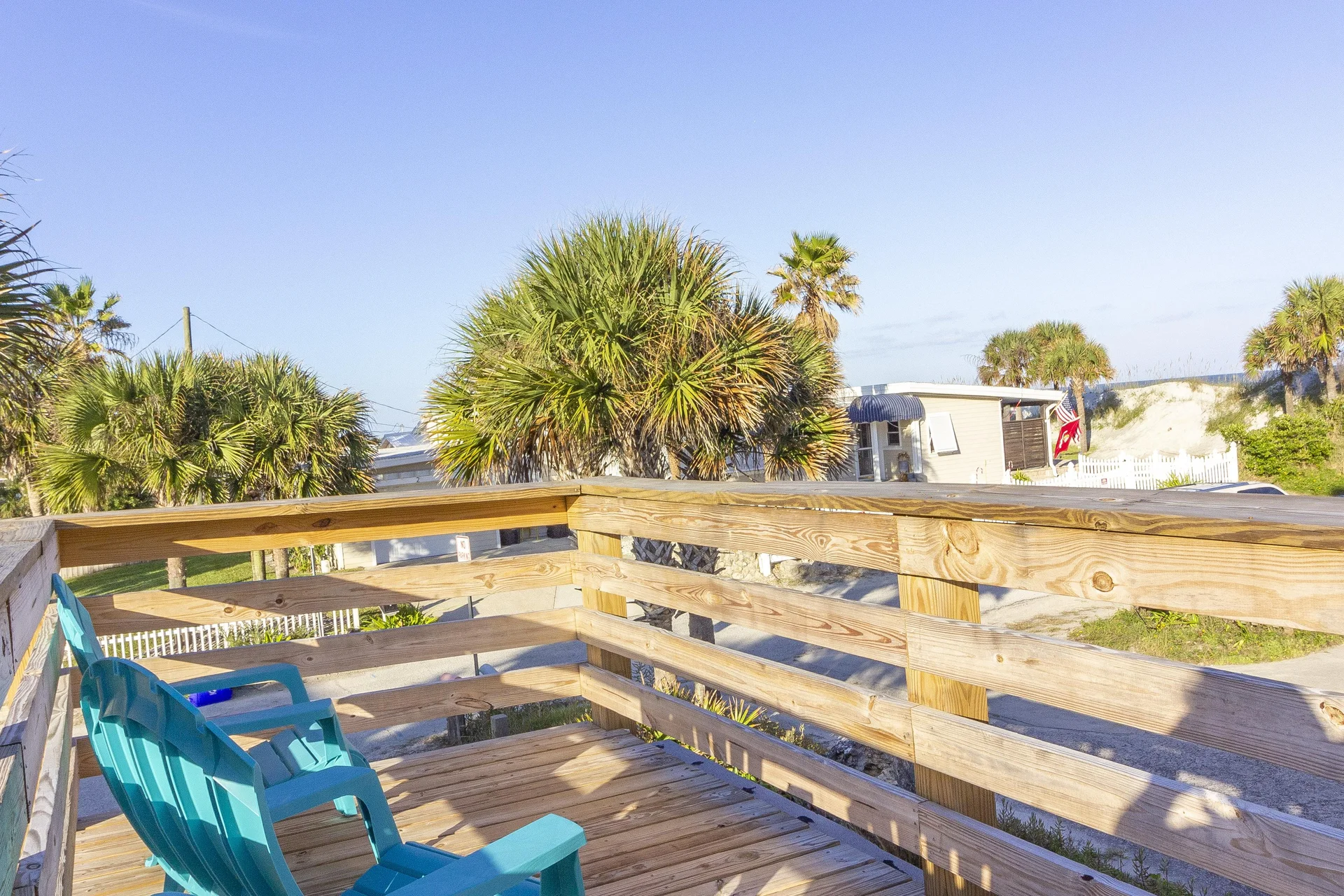 Tiki Hut Viewing Deck!