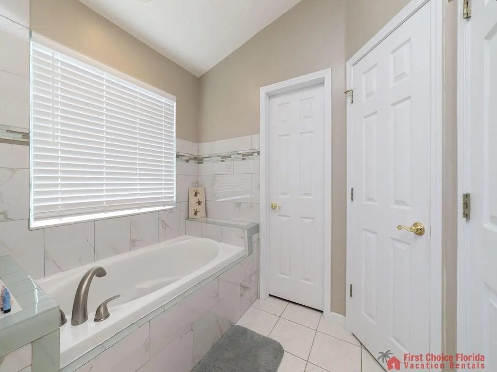 Magnolia Beach House - Master Bath Tub