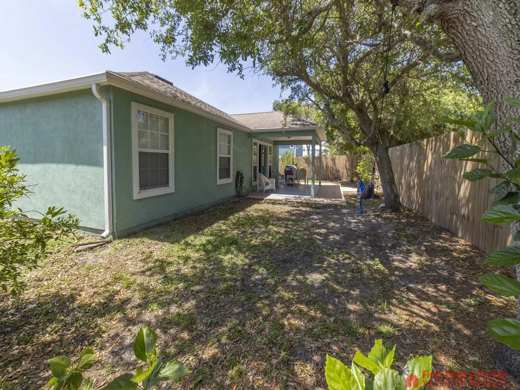 Magnolia Beach House - Large Backyard