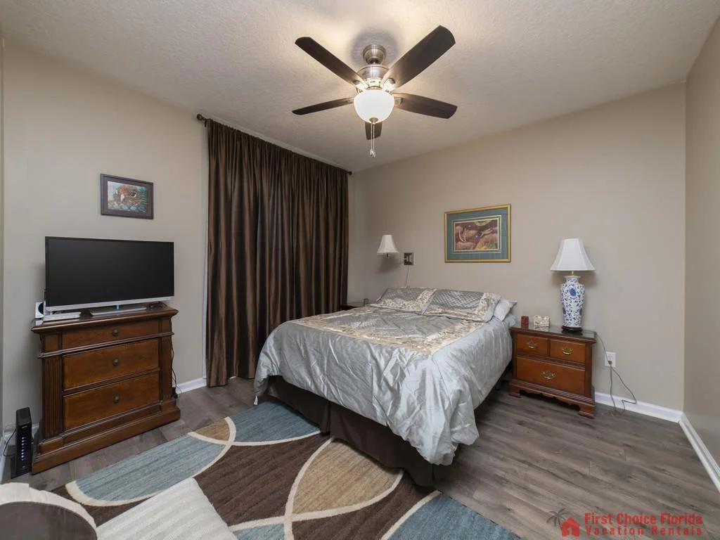 Magnolia Beach House - Guest Bed with TV