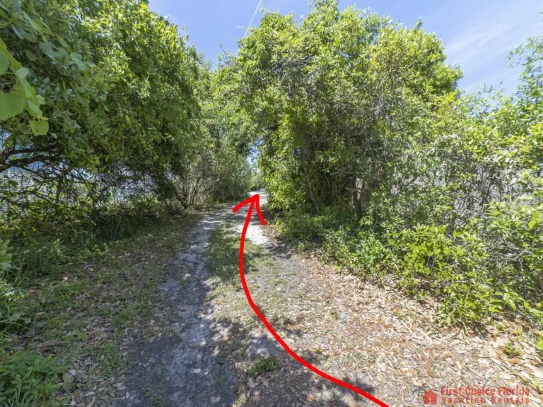 Magnolia Beach House - Entry to Beach Path