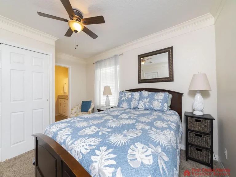 Hibiscus I201 Bed with Mirror