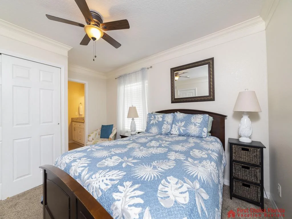 Hibiscus I201 Bed with Mirror