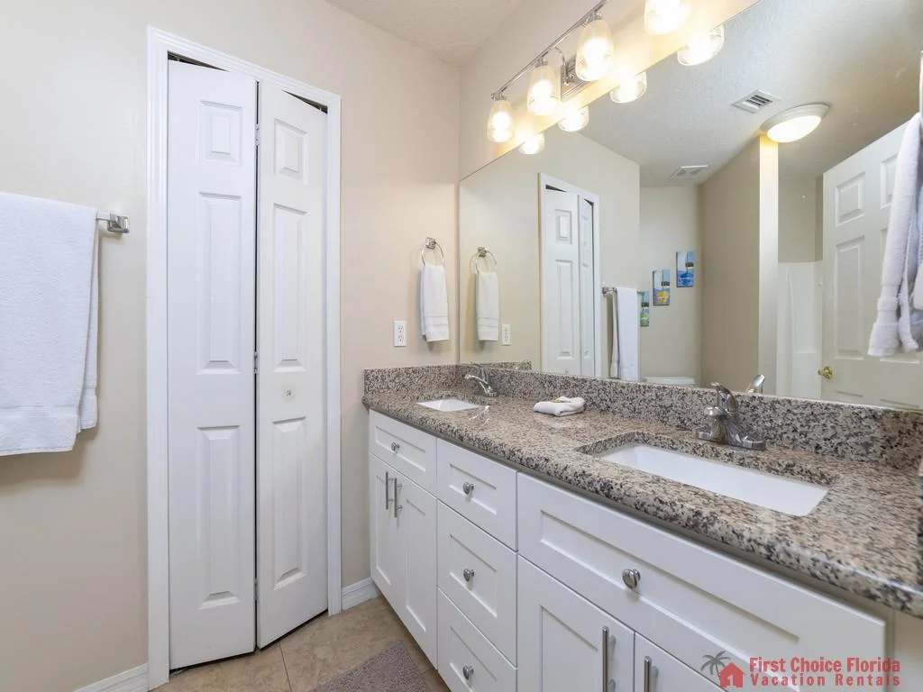 Hibiscus I201 Bathroom