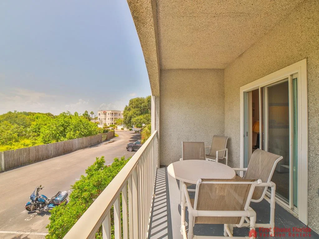 Hibiscus I201 Balcony