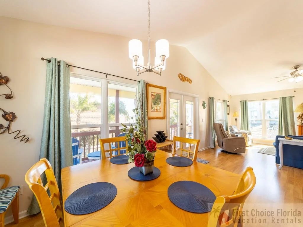 Dining Area (open concept)