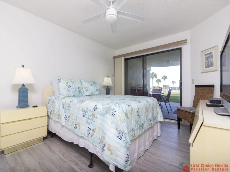 Colony Reef 3101 Bed with Patio Door