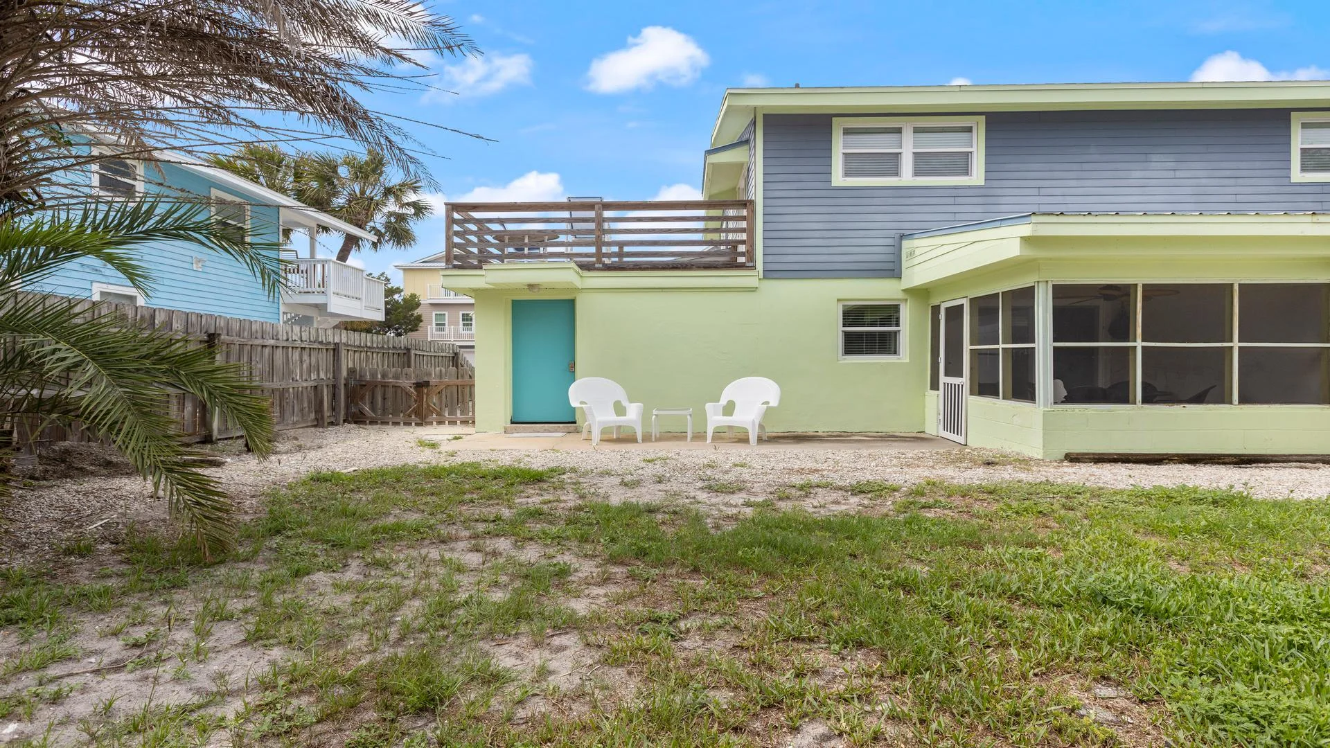 Private fenced backyard!