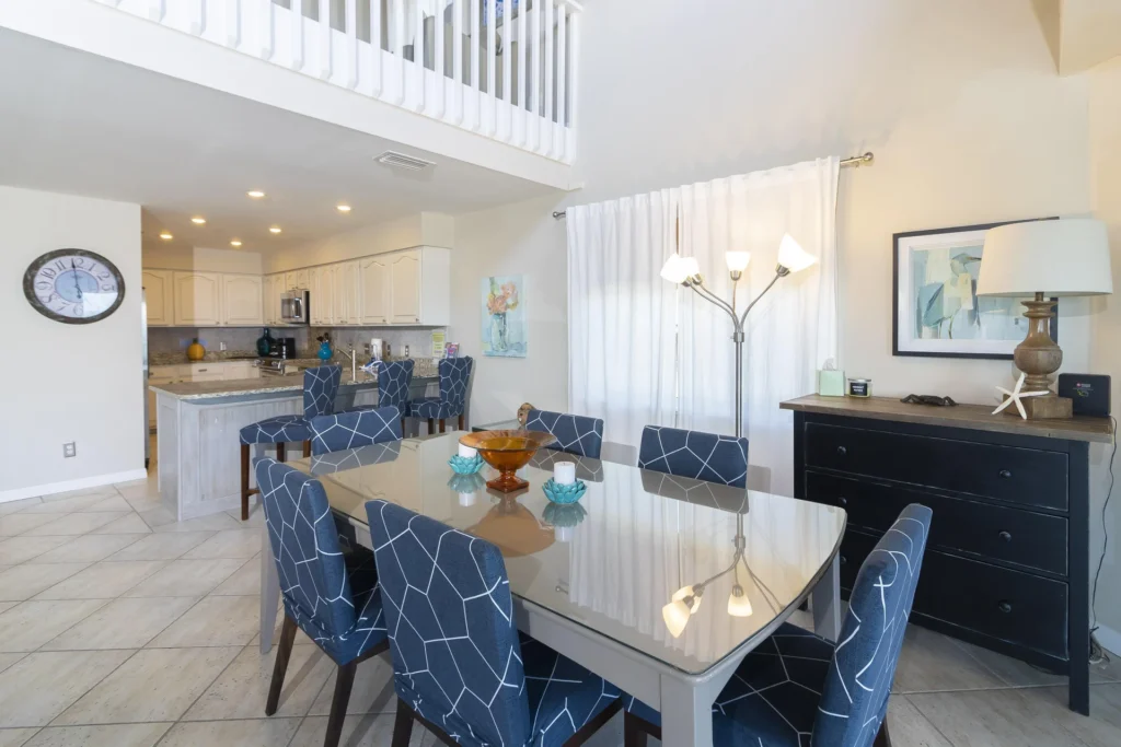 Ocean Sunrise - Dining Area