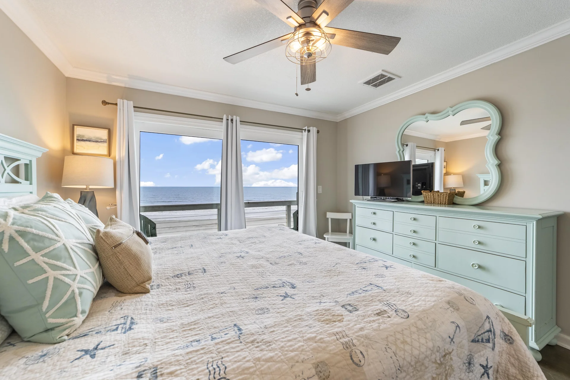 Ocean Oasis - Oceanfront Master Bedroom