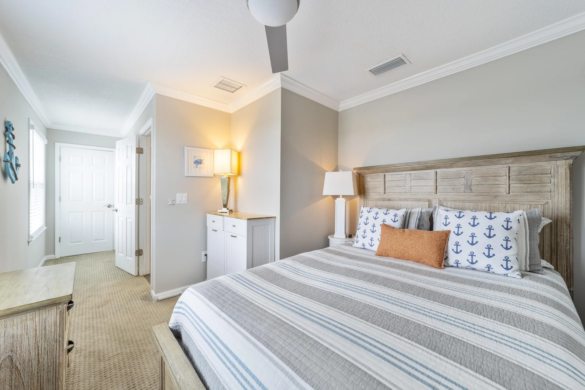 Ocean Oasis - Guest Bedroom - Queen Bed