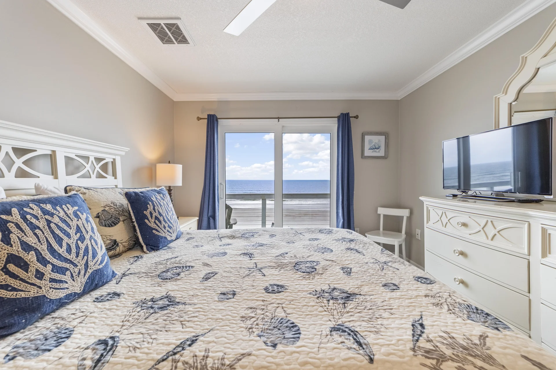 Ocean Oasis - Oceanfront Guest Bedroom