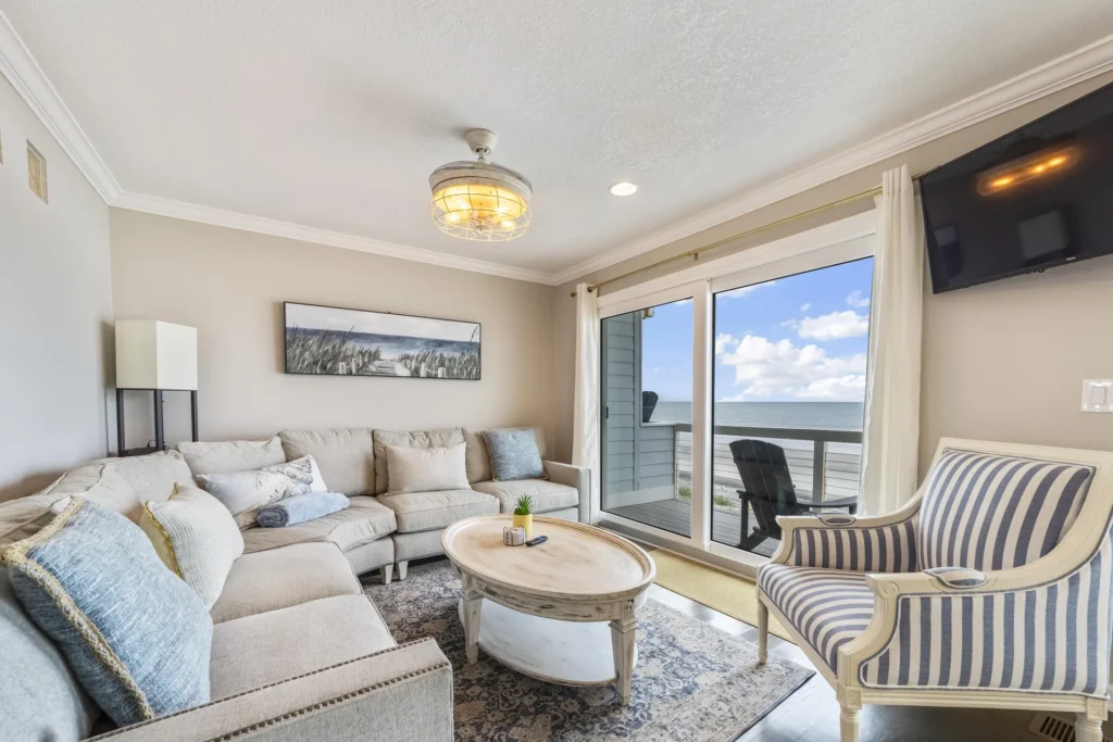 Ocean Oasis - Oceanfront Family Room