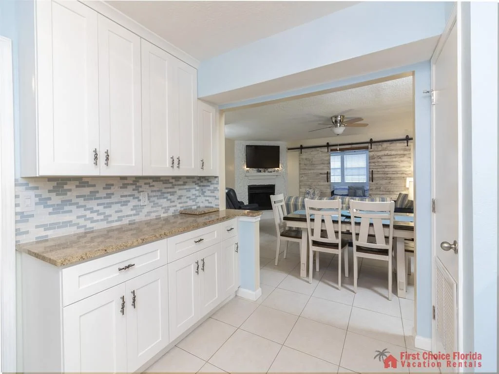 Tarpon Run 35 - Kitchen
