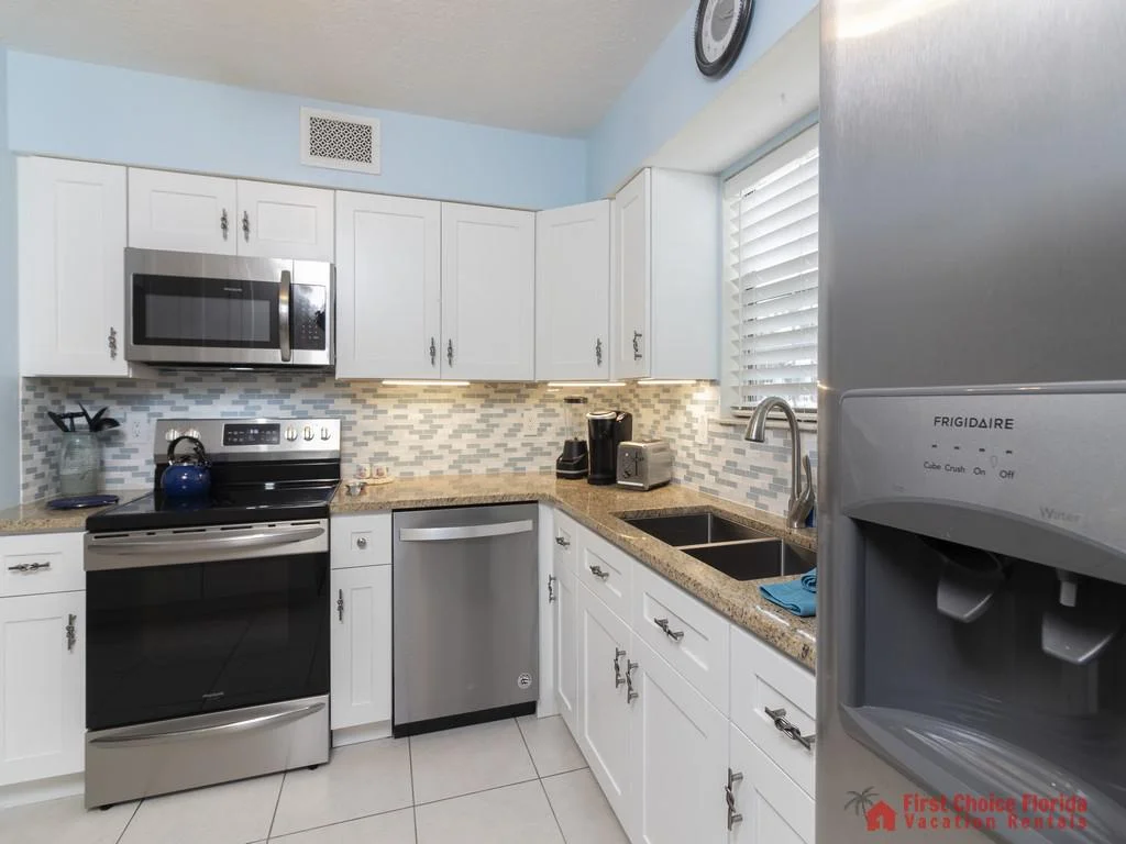 Tarpon Run 35 - Kitchen