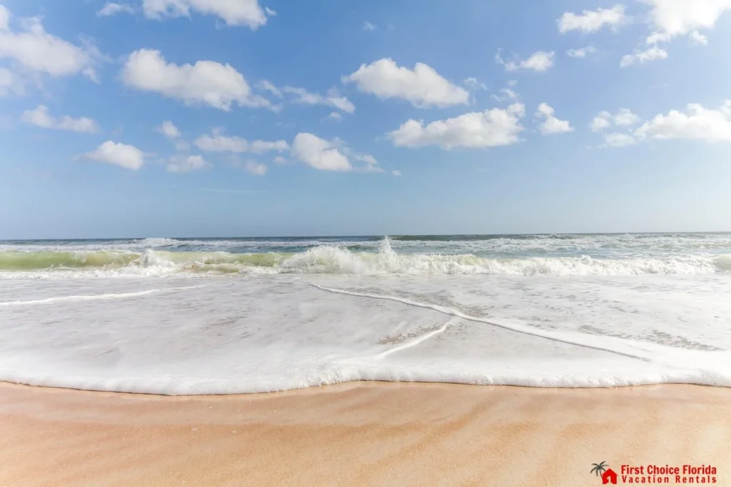 Breathtaking Beach with endless waves!