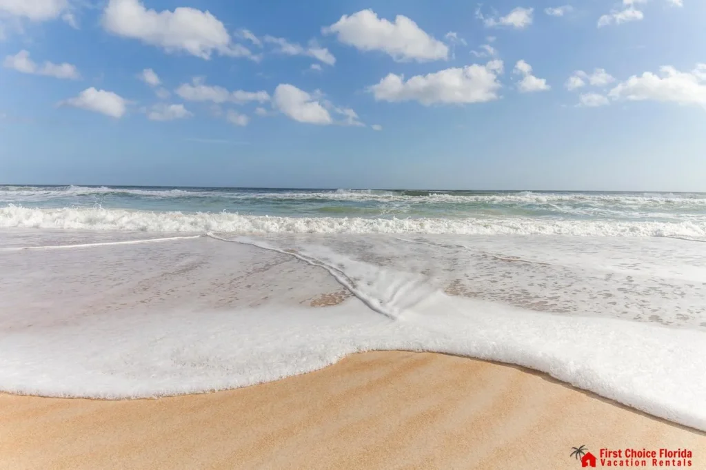 Breathtaking Beach with endless waves!