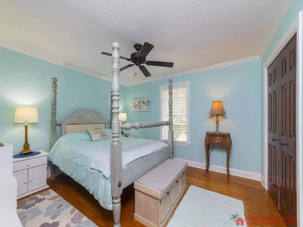 Island Surf Cottage Primary Bedroom