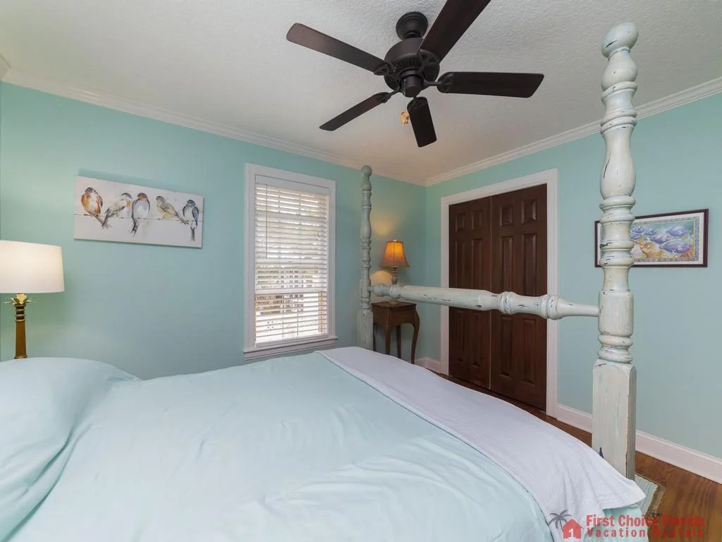 Island Surf Cottage Primary Bedroom