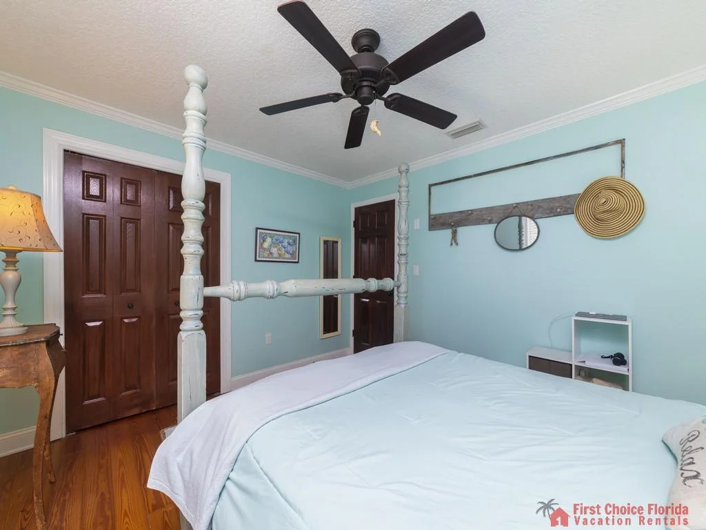 Island Surf Cottage Primary Bedroom