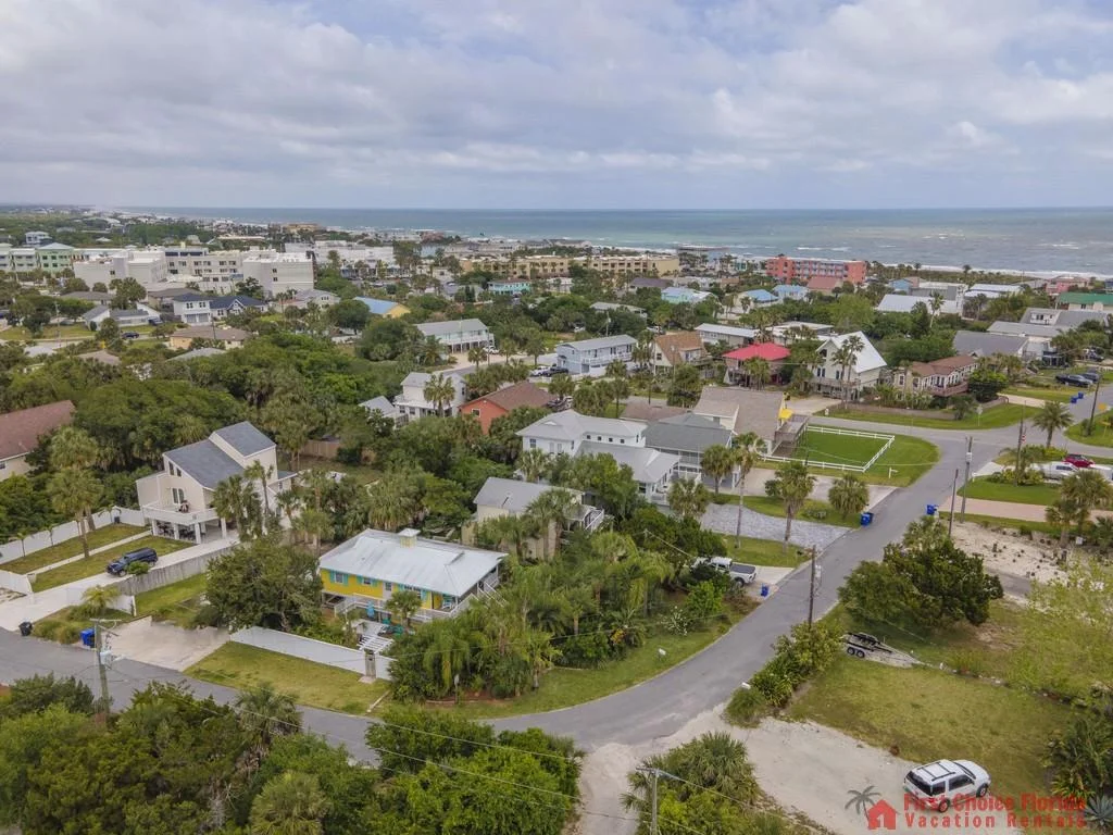 Island Surf Cottage Neighborhood