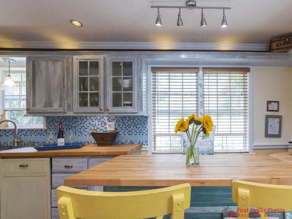 Island Surf Cottage Dining Table