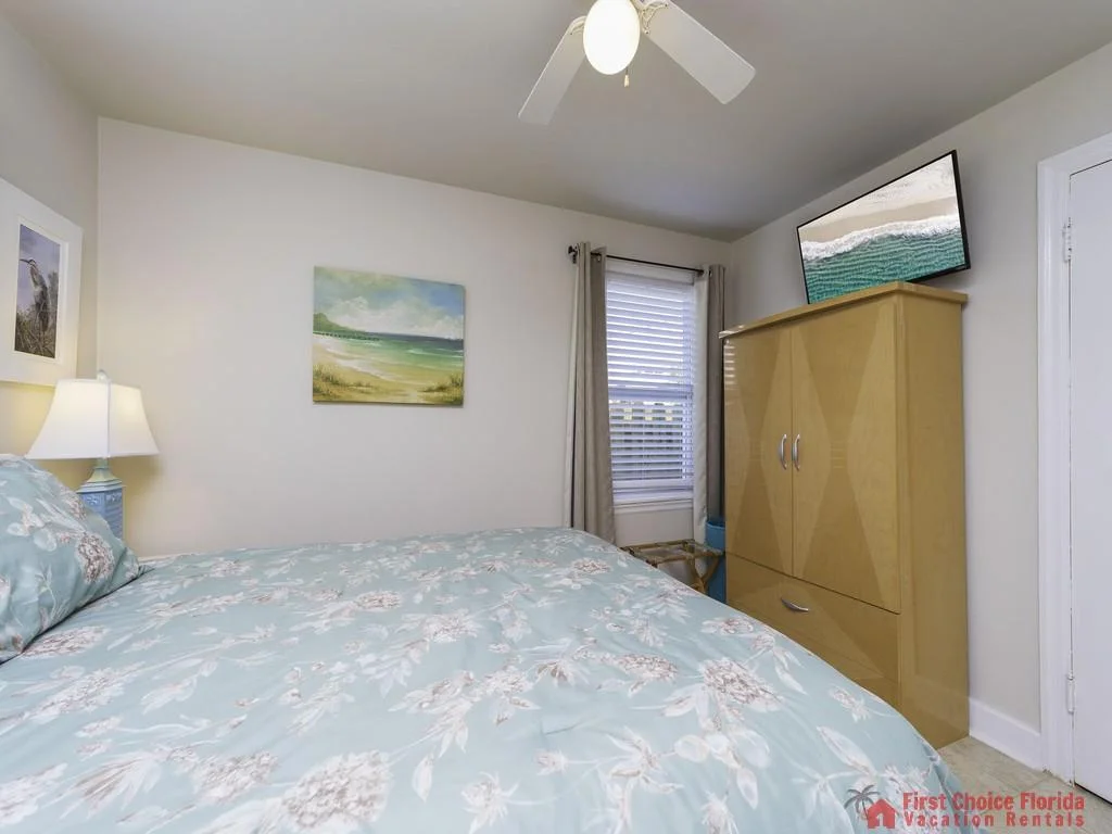 Bedroom - Queen Bed