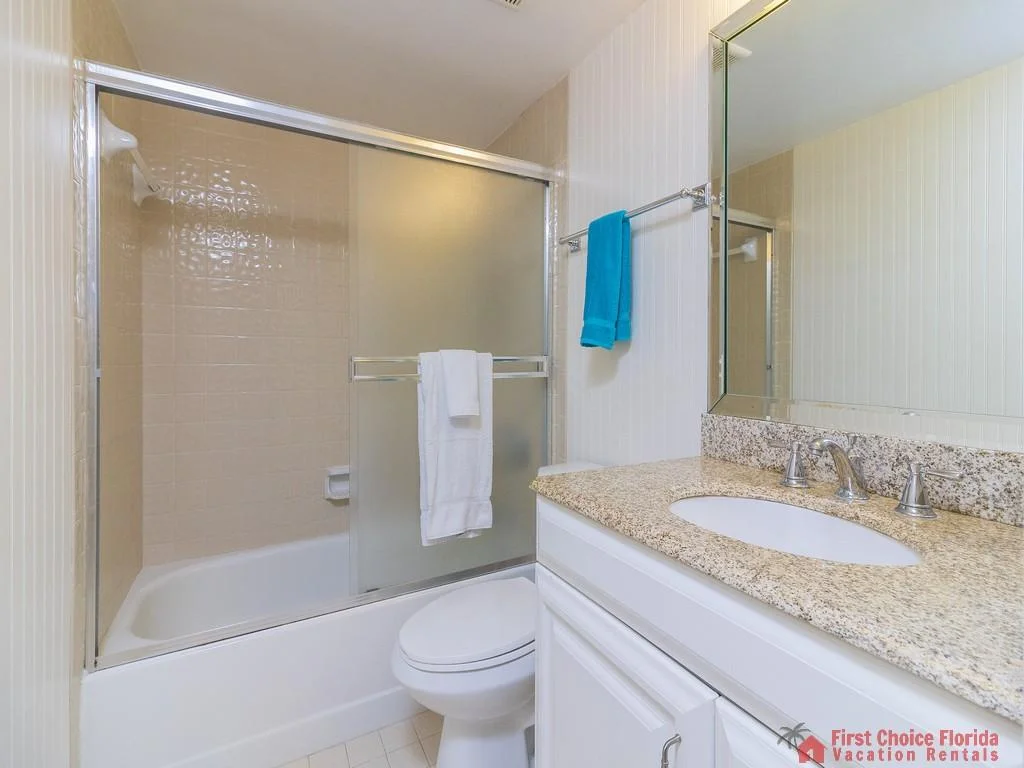 Island South Condominium 18 Primary Bathroom