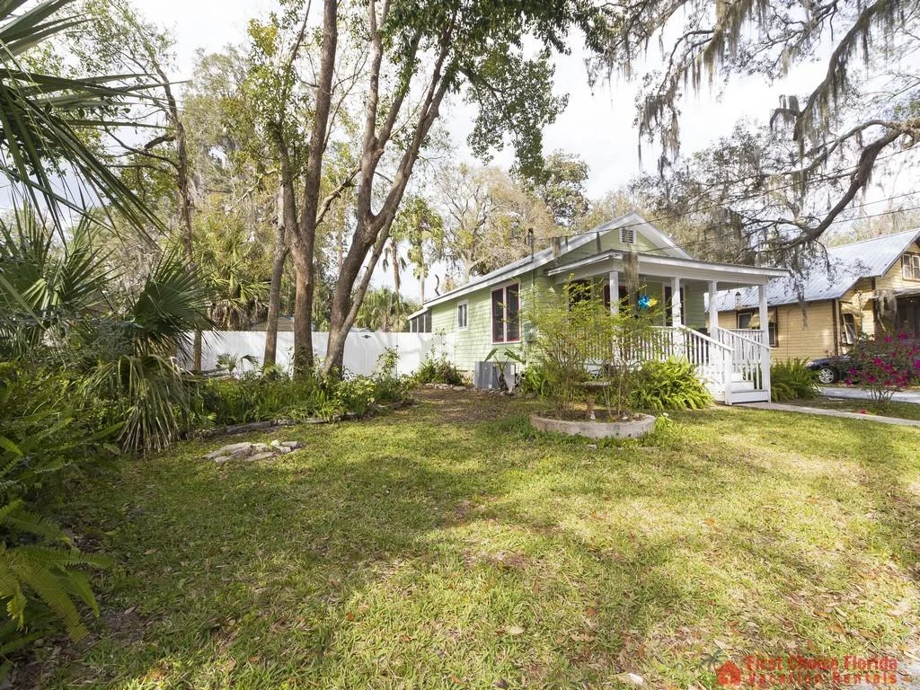 Seahorse Cottage Large Fenced Yard