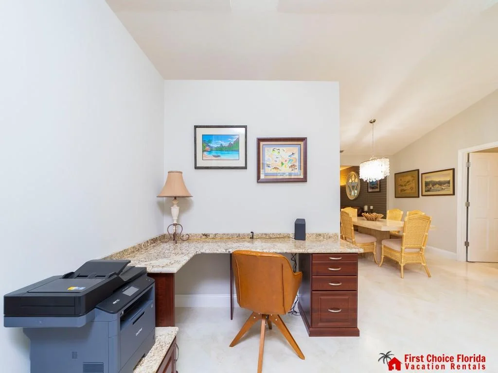 Living Room Desk/Workspace
