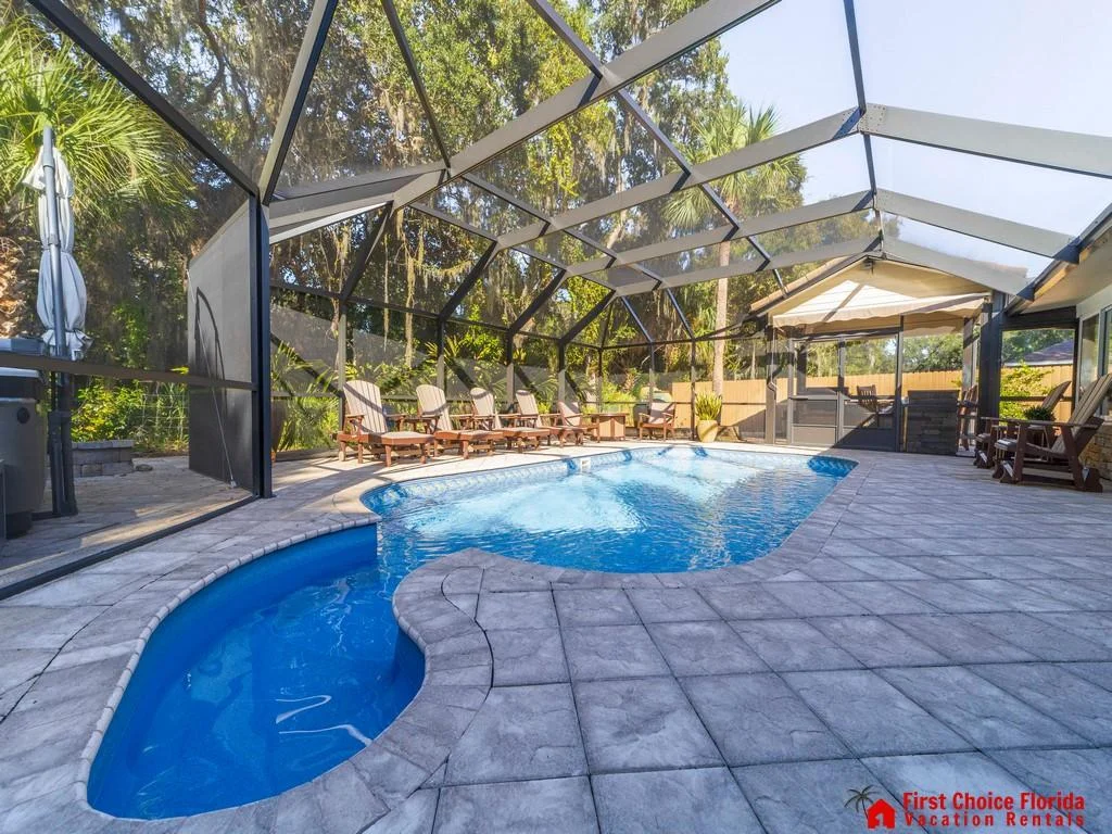 Beautiful Caged in Pool
